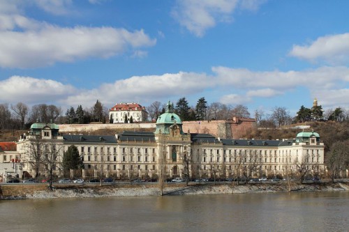 Strakova akademie - sídlo vlády České republiky, zdroj: wikipedia.org